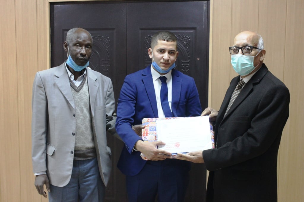 تكريم الطلبة والنوادي العلمية المتميزين بجامعة ورقلة 3