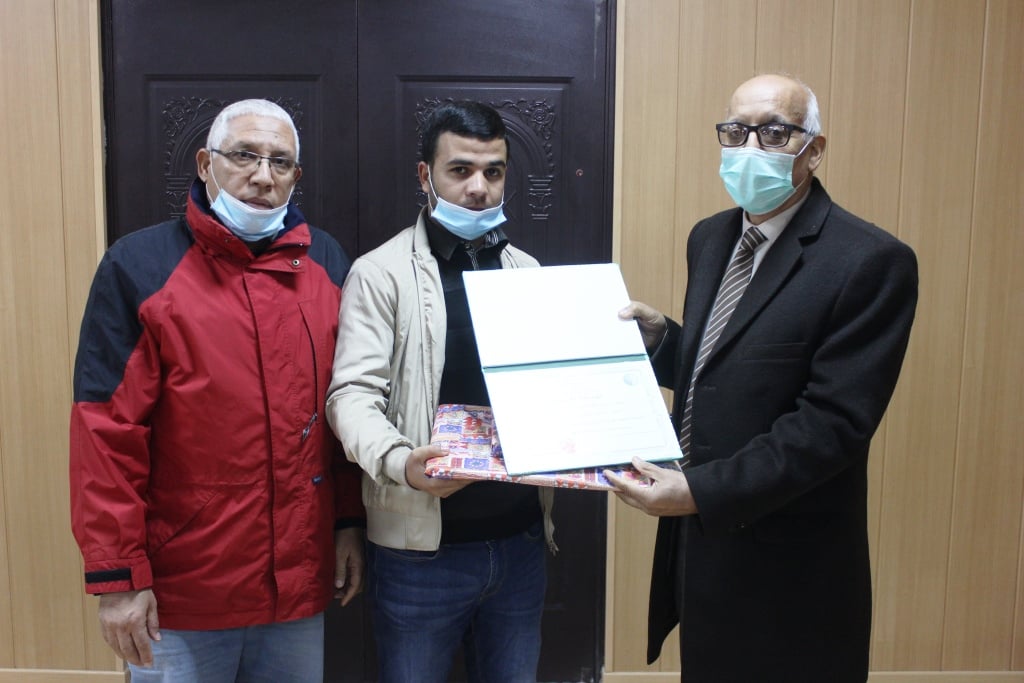 تكريم الطلبة والنوادي العلمية المتميزين بجامعة ورقلة 8