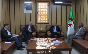 Peter  Debreczeni السيد رئيس الجامعة يستقبل  السيد