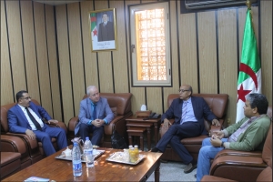 السيد رئيس الجامعة يستقبل وفد فرنسي