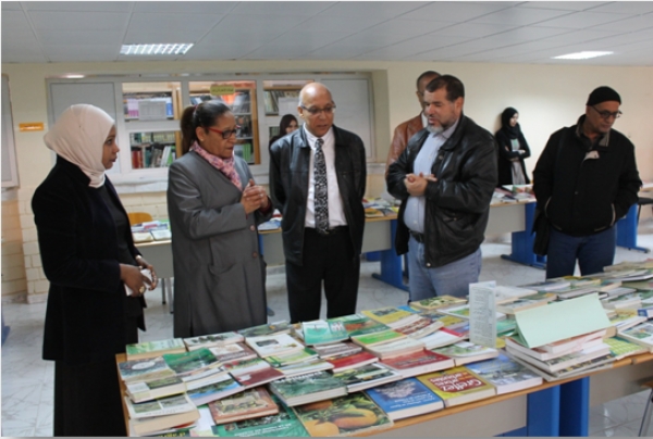 معرض الكتاب لكلية علوم الطبيعة والحياة