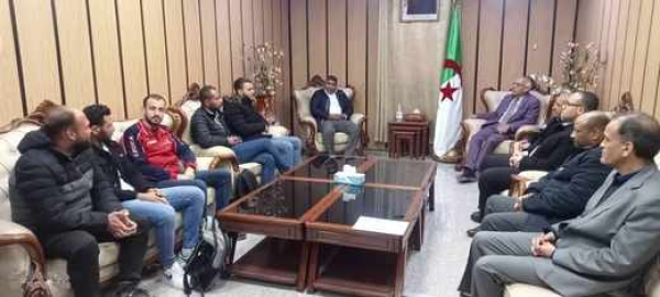 لقاء الطاقم الإداري للجامعة مع الطلبة الفلسطينيين في جلسة أخوية